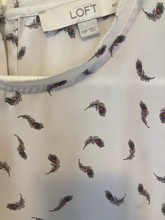 7 Ann Taylor Loft tops. All sizes petite XS. - Picture 6 of 14